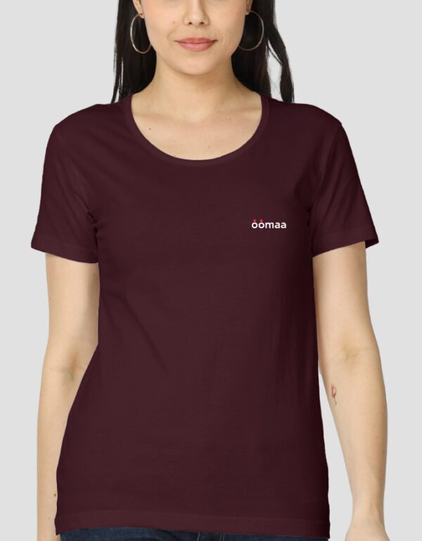 Essential Women Classic T-Shirt | OOMAA