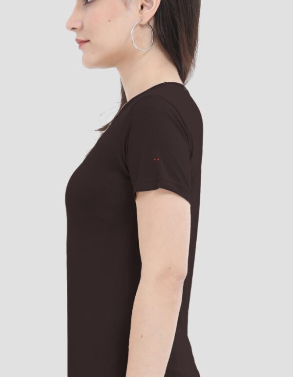 Essential Women Classic T-Shirt | OOMAA