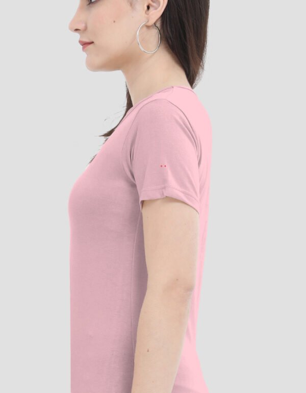 Essential Women Classic T-Shirt | OOMAA
