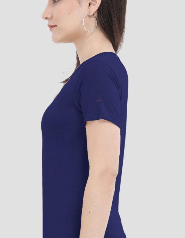 Essential Women Classic T-Shirt | OOMAA